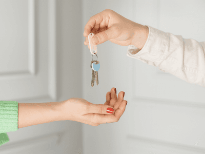 Remise de clés lors d’une vente immobilière