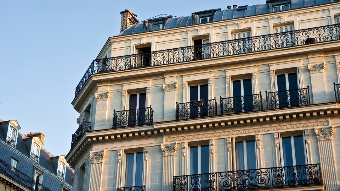 Faut-il mieux vendre ou louer son logement à Paris actuellement ? Éléments de réponse avec Squarimo